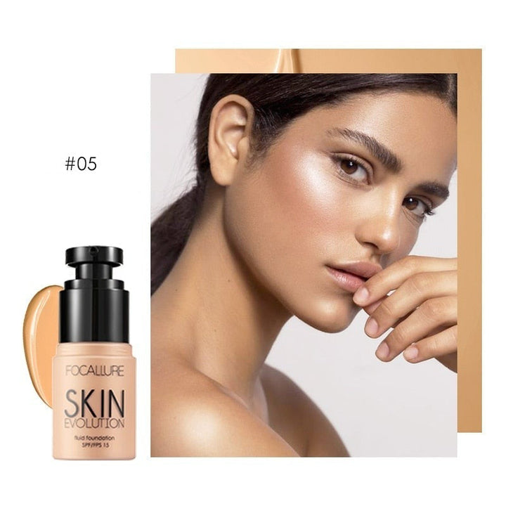 Skyddande flytande foundation med SPF för frisk och jämn hy.