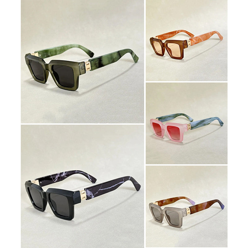 Stilrena fyrkantiga unisex retrosolglasögon. UV400-skydd, fotokromatiska & antireflekterande för sommar.