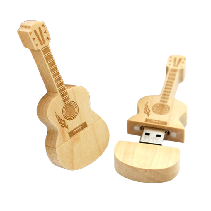 Gitarr-USB-minne i trä, snygg och miljövänlig datalagring för musikälskare och teknikentusiaster.