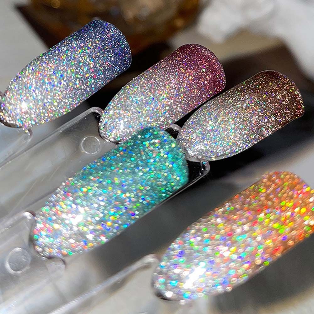 Produktbild av glittrig gelpolish, ett långvarigt nagellack för trendiga och skönhetsmedvetna naglar.