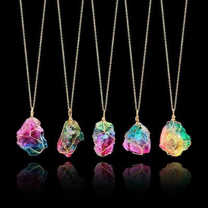 Perfekt presenttips: Halsband med regnbågskvarts för kvinnor. Andligt smycke för healing.