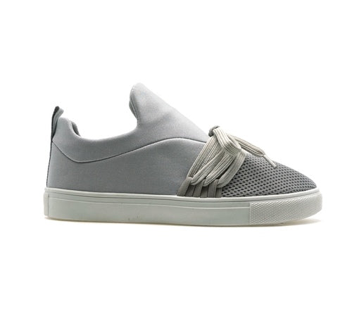 Grå bekväma slip-on damskor i textil, perfekta som vardagsskor. Stilrena och lätta att ta på.