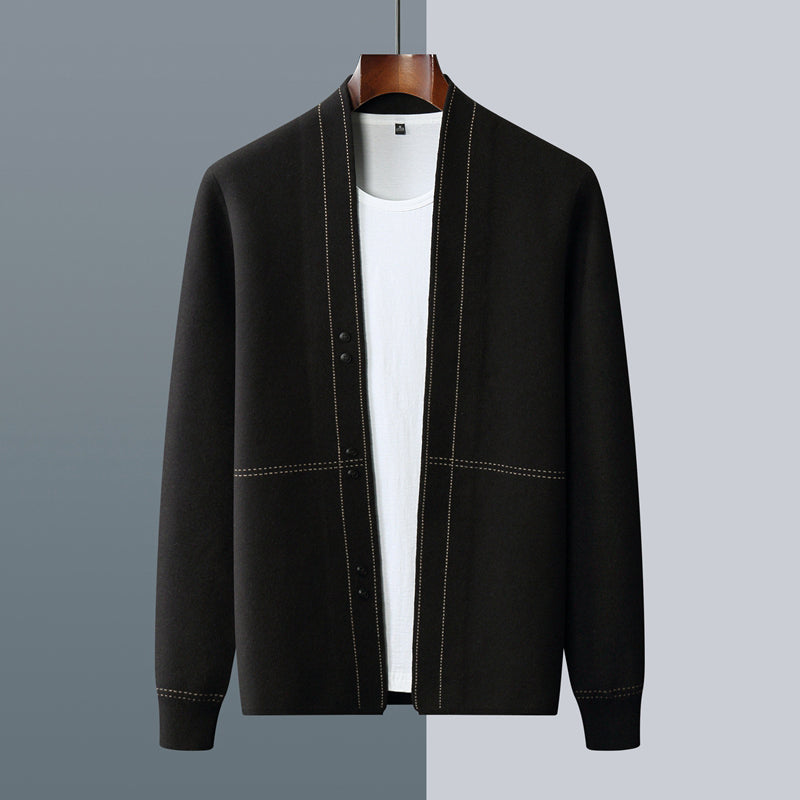 Svart värmande stickad cardigan för män. Bekväm herrkofta, perfekt vinterkläder i elegant stil.