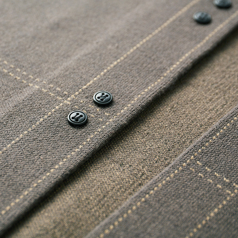 Klassisk stickad herrkofta. Värmande cardigan för män, erbjuder tidlös stil och bekvämlighet året runt.