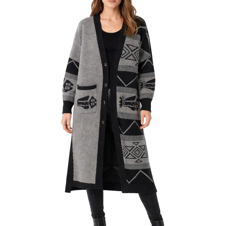 Grå lång damkappa med asymmetrisk design och elegant V-hals, perfekt för höst och vår.