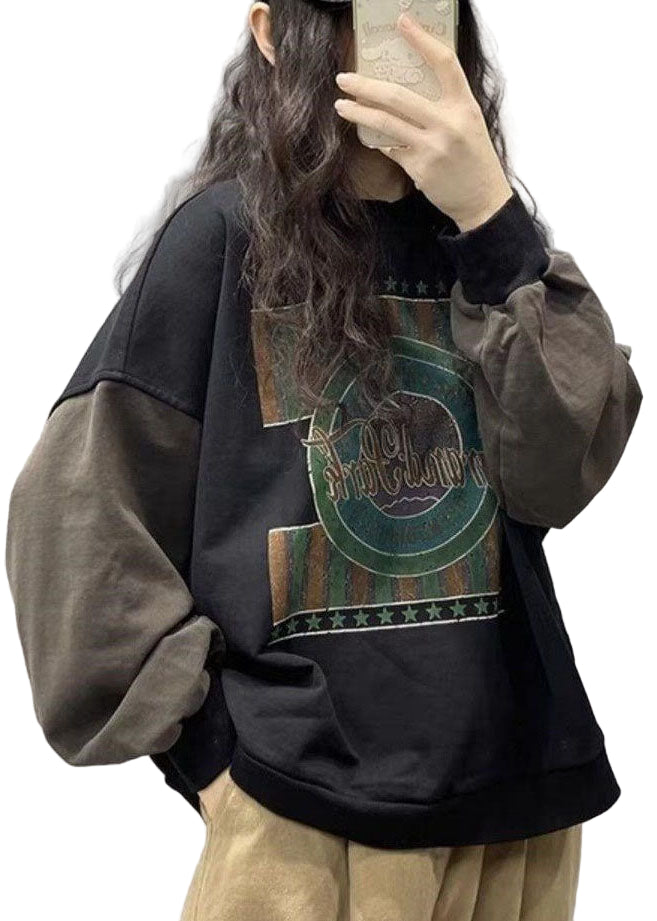 Grön herr t-shirt med unikt tryck, streetwear stil. Perfekt för vardag och sommar.