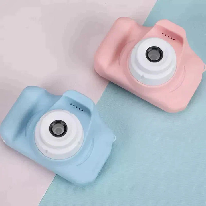 Grön mini retro kamera med vintage design, 12MP. Perfekt för tidlösa ögonblick och stilfull digital fotografi.
