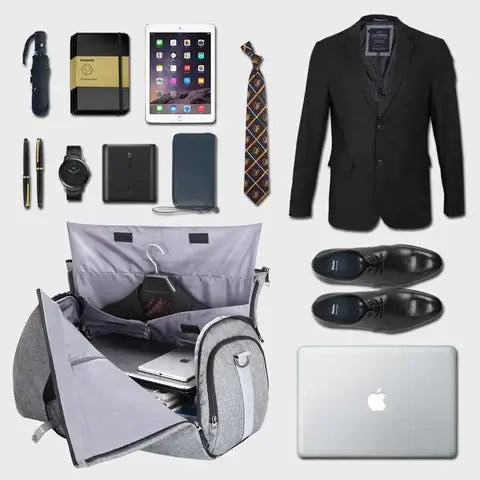 Svart dufflebag med smarta fack, vattentålig och skrynkelfri för affärsresor. Handbagage resväska.