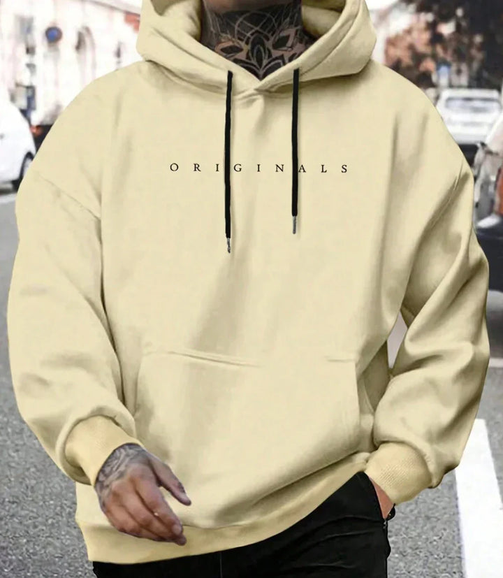 Vit herrhoodie med modern design, mjuk komfort och avslappnad stil för vardagsbruk. Bekväm tröja.
