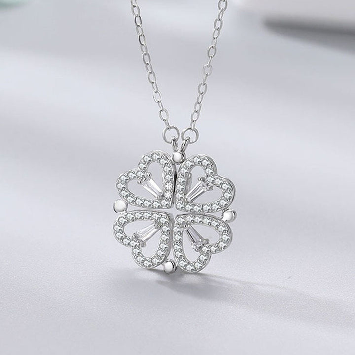 Silverfärgat damhalsband med eleganta zirkonklöver, tidlös modeaccessoar, rostfritt stål.