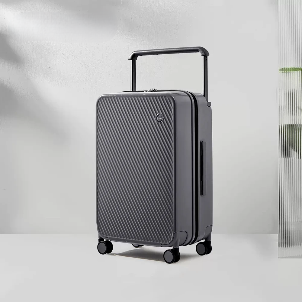 Rymlig hårdskalväska för smart packning med säkert TSA-lås & tålig YKK-dragkedja. Perfekt för resor.