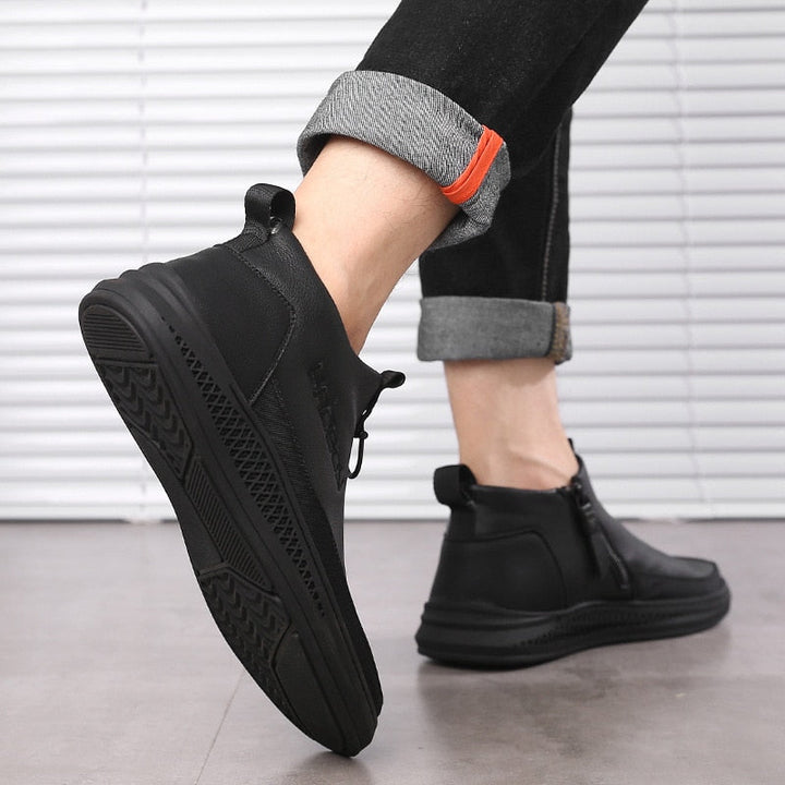 Herr ankelstövlar i modern stil, slip-on design. Bekväma och eleganta för alla tillfällen.