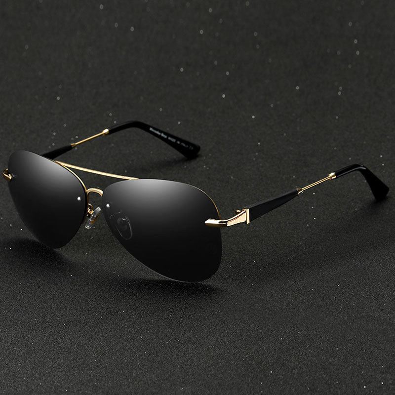Mode aviator solglasögon för herr, med UV400, polariserade linser och robust metallram, perfekta för sommaren.