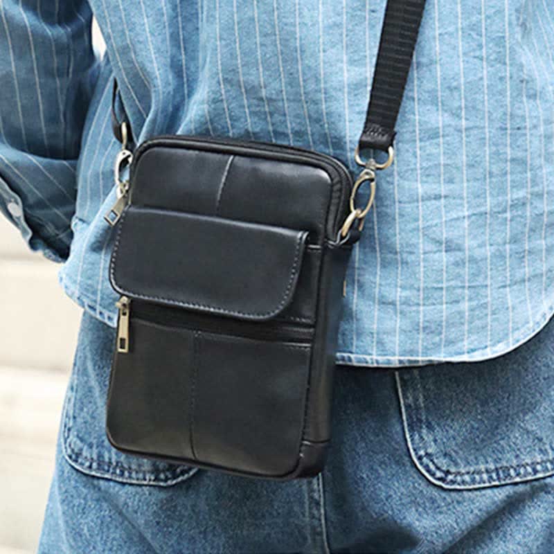 Stilren crossbody-väska för män i läder. Elegant axelväska med justerbar rem för bekväm bärning.