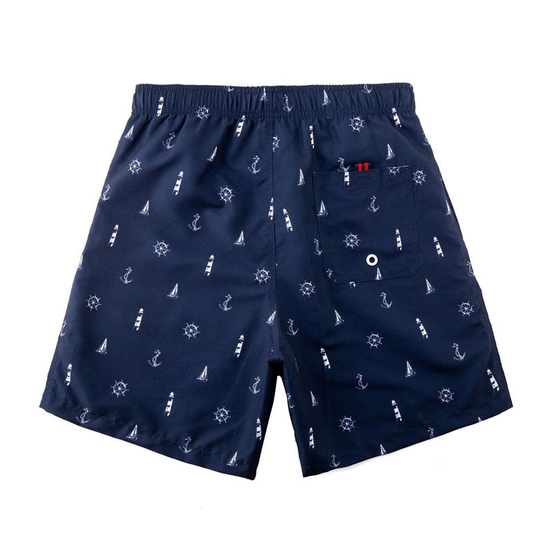 Mångsidiga herr boardshorts, snabbtorkande för strand och simning. Komfortabla badbyxor för aktiva sommardagar.