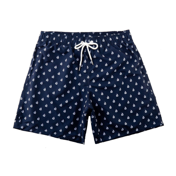 Stiliga mönstrade herr boardshorts. Snabbtorkande polyester badbyxor, perfekta för strand och sommaraktiviteter.