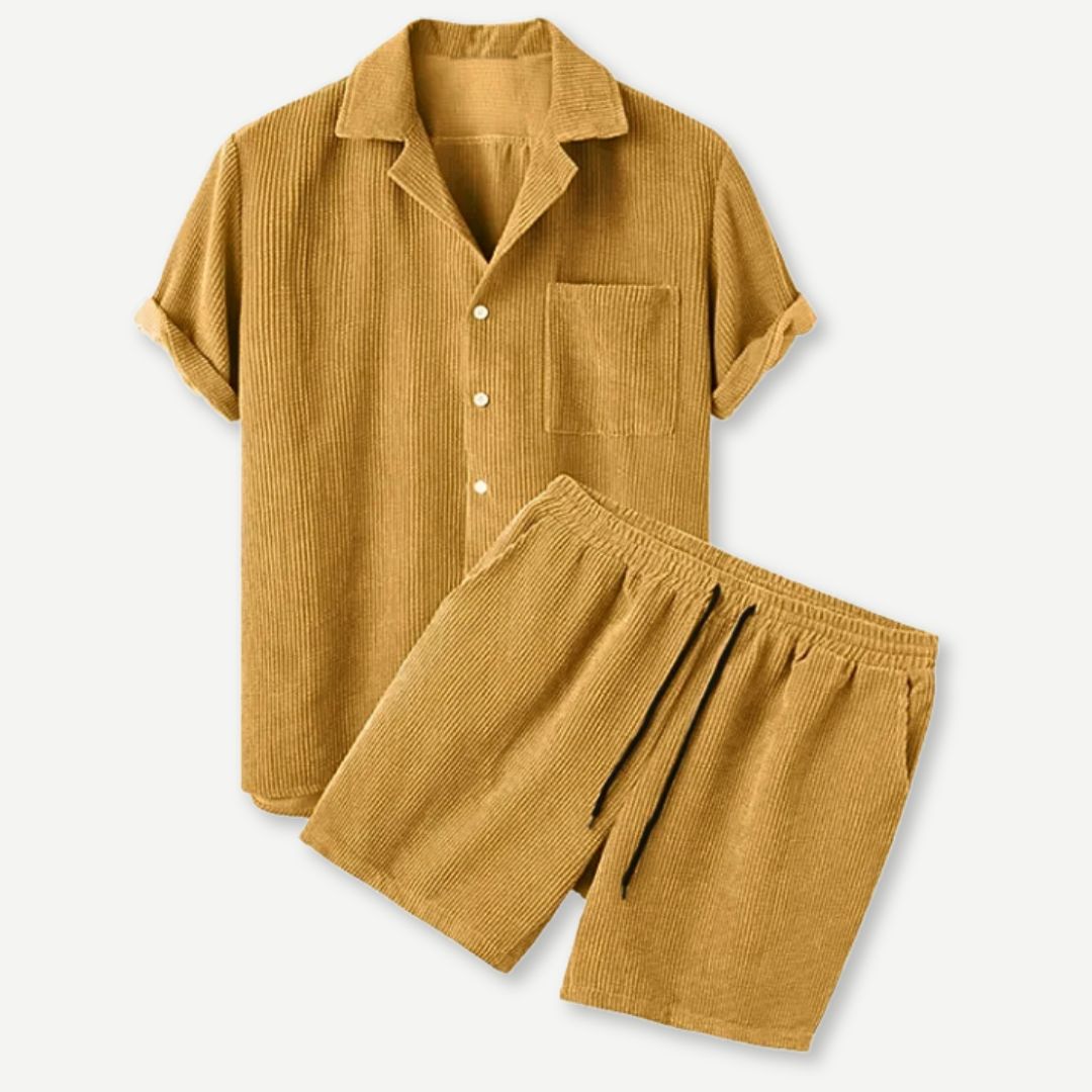 Blått corduroy set för män med kortärmad skjorta och bekväma shorts.