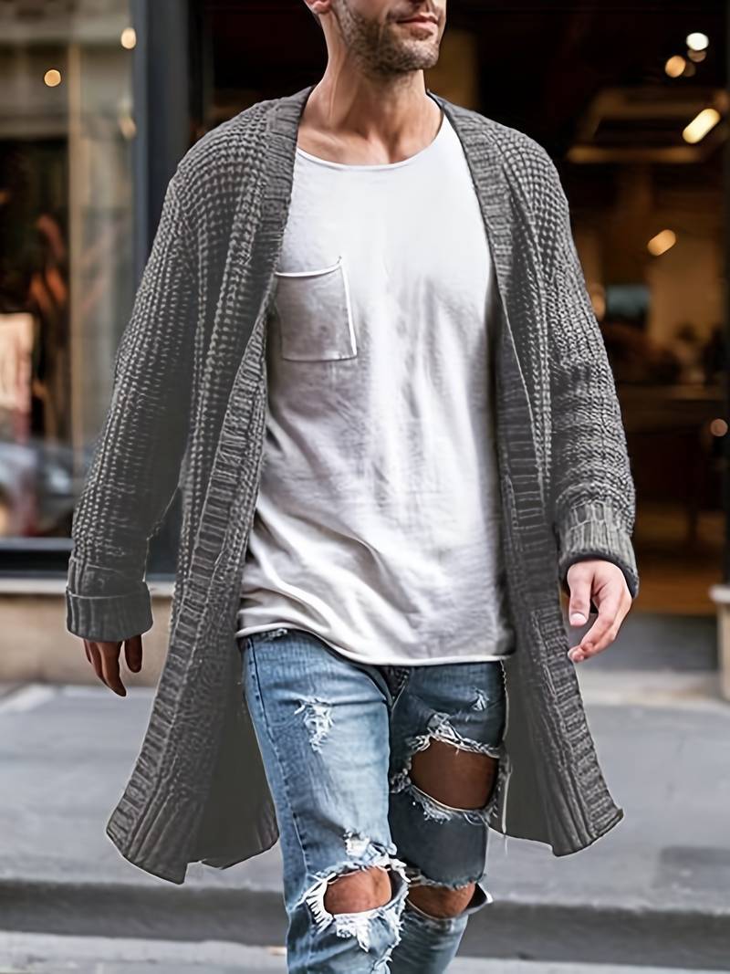 Bekväm herr cardigan, idealisk för lager-på-lager stil. Ett mångsidigt plagg för höst- och vintermode.