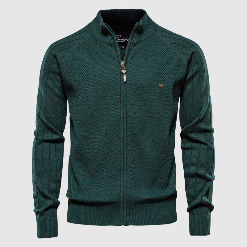 Stilren herr cardigan i normal passform med dragkedja. Argyle-mönster & upprätt krage, perfekt för herrkläder mode.