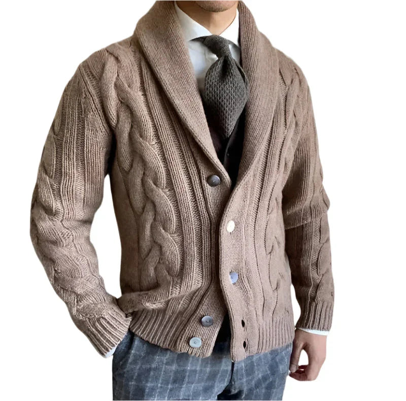 Högkvalitativ stickad herrcardigan med fin textur. En bekväm & stilren överdel för herr.