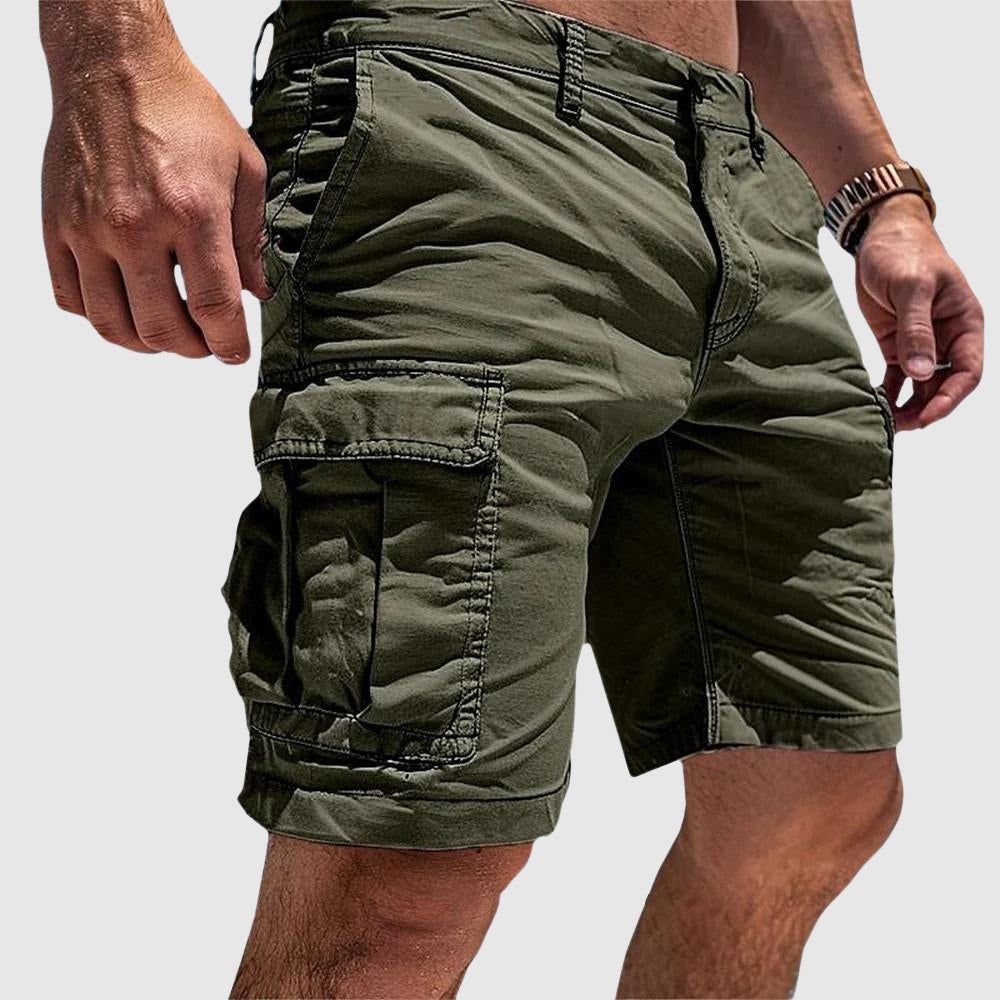 Herr cargo shorts, beige, rymliga fickor, andningsbart tyg för utomhusäventyr, komfort och stil under varma dagar.