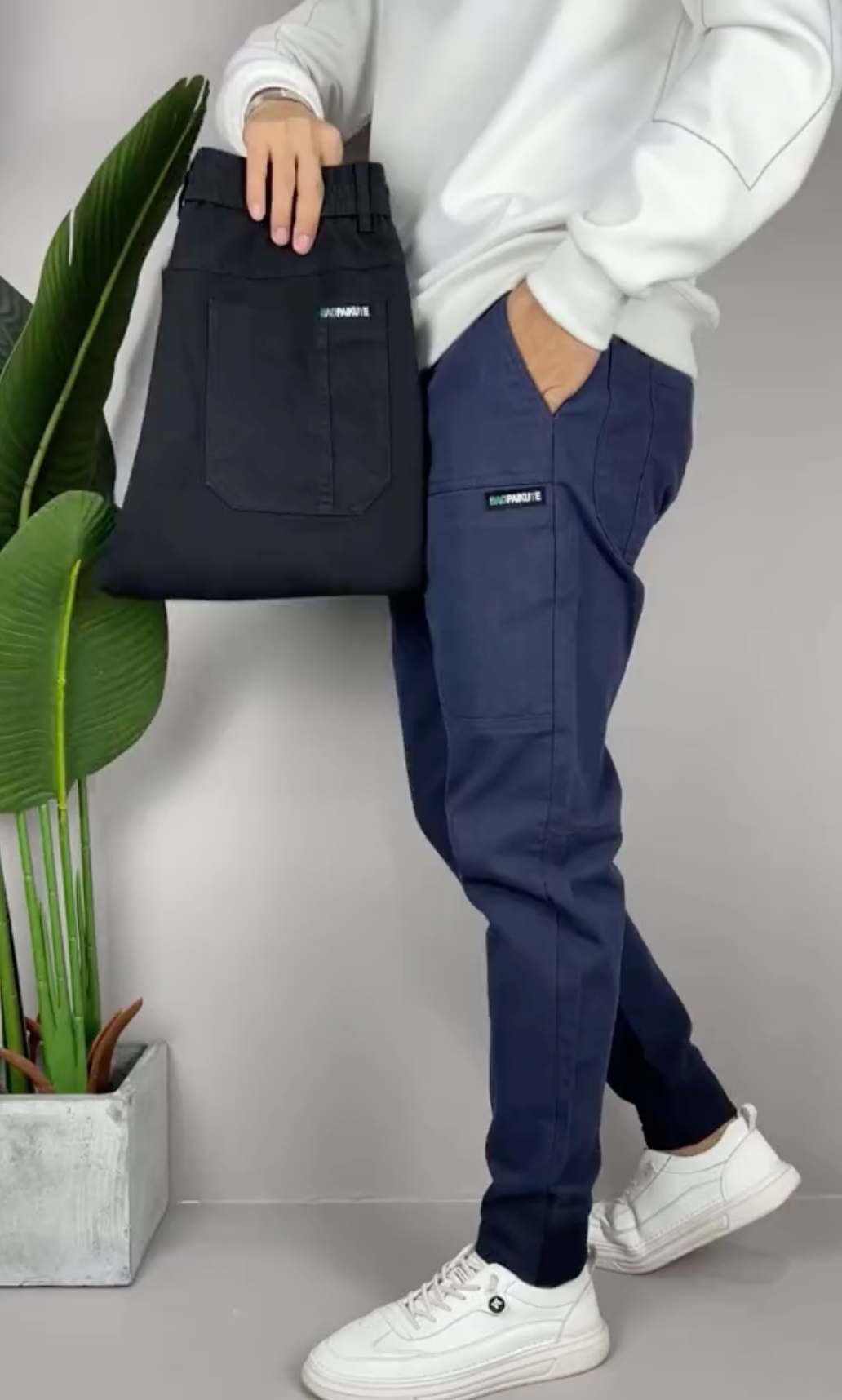 Bekväma och flexibla herr cargobukser. Mångsidiga vardagsbyxor med modern design och resårmidja för alla tillfällen.