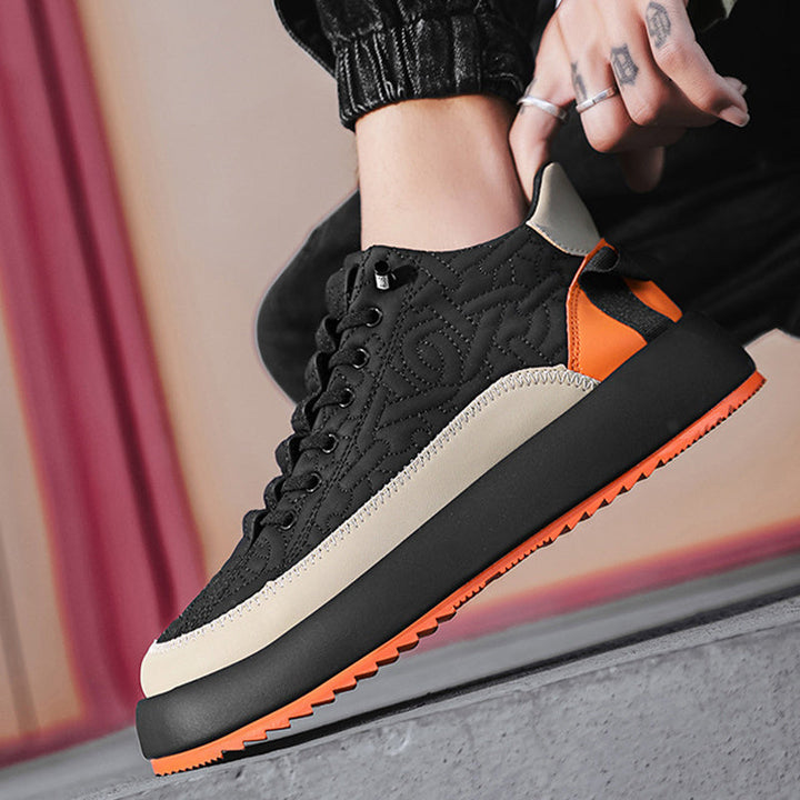 Herr casual sneakers i modern stil, passar perfekt för dagligt bruk och mode.