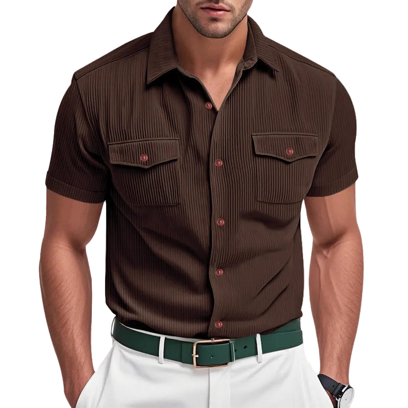 Herr casual äventyrsskjorta med pikékrage. Perfekt för urban stil, vårmode och sommarstil.