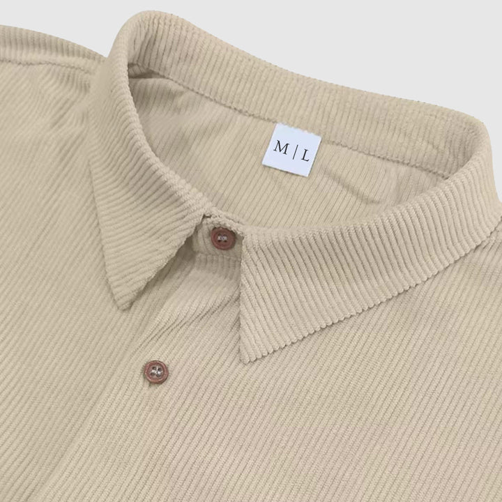 Bekväm herr casual skjorta med pikékrage. Perfekt äventyrsskjorta för urban vår- och sommarstil.