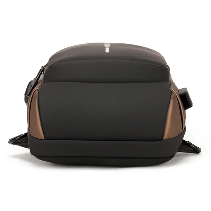Svart herr crossbody i stilren design, passar för både arbete och fritid, med laddningsfunktion.
