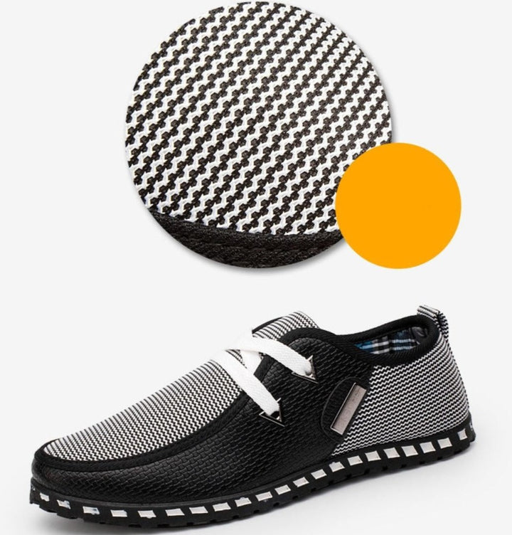Klassiska svarta loafers för herr, tidlösa och eleganta vardagsskor som kombinerar stil och komfort.