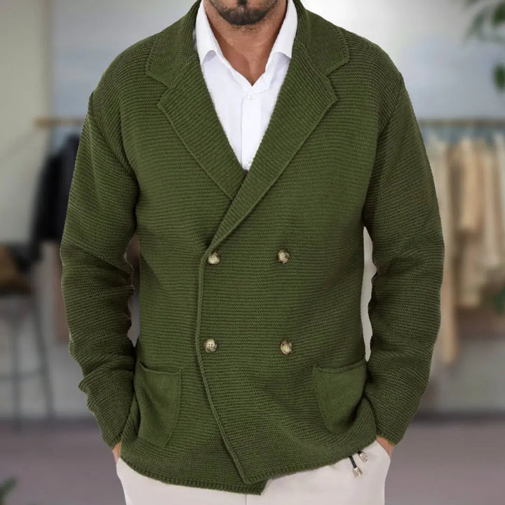 Klassisk herrkofta dubbelknäppt, idealisk för en sofistikerad vardagslook eller elegant feststil. Tidlös design.