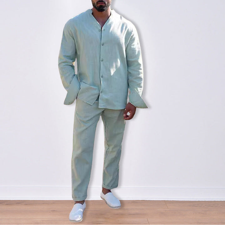 Herr Fritidsset: Elegant Långärmad Skjorta & Komfortabla Byxor. Perfekt för herr mode och vardagsstil.