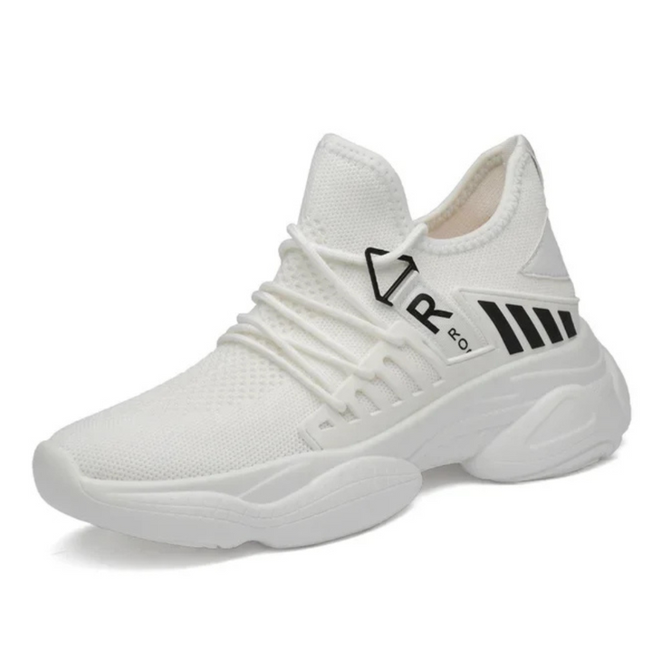 Svarta casual herr sneakers med dolda klackar. Ger diskret höjd och bekväm stil för streetwear.