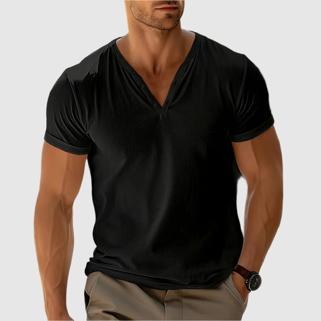 Klassisk herr Henley T-shirt för en stilren och ledig vardagslook. Bekväm och mångsidig.