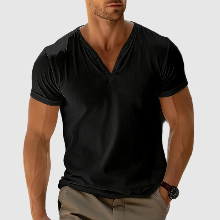 Klassisk herr Henley T-shirt för en stilren och ledig vardagslook. Bekväm och mångsidig.