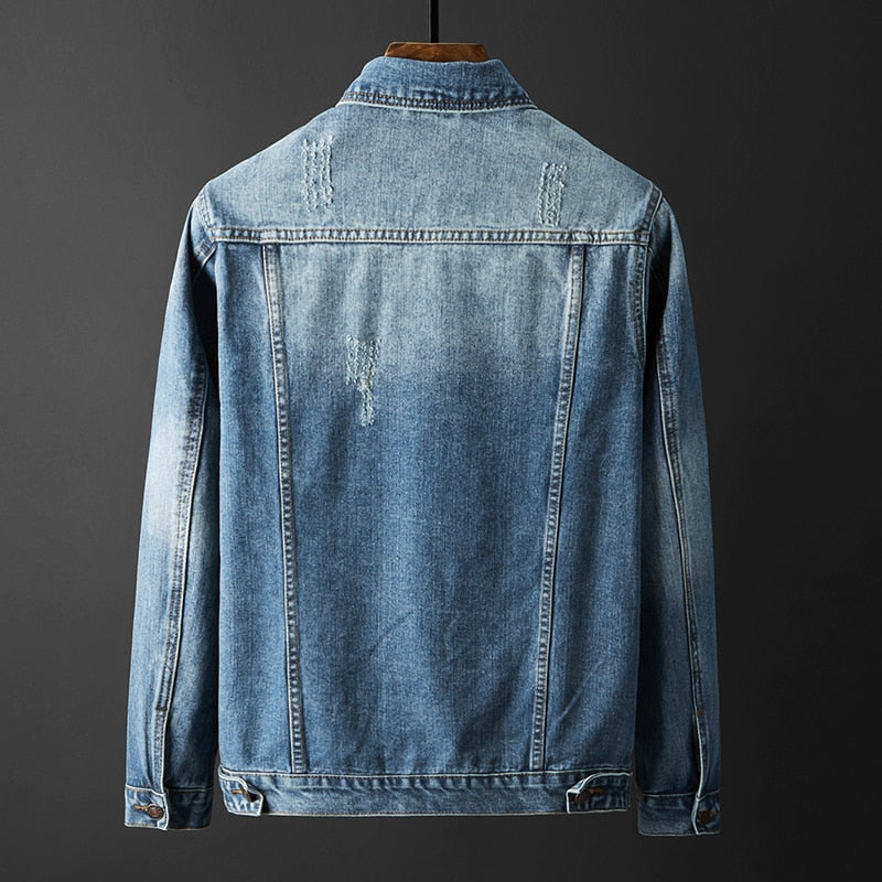 Elegant herr denimjacka med slimmad passform och unika kontrastdetaljer. Perfekt casual ytterplagg.
