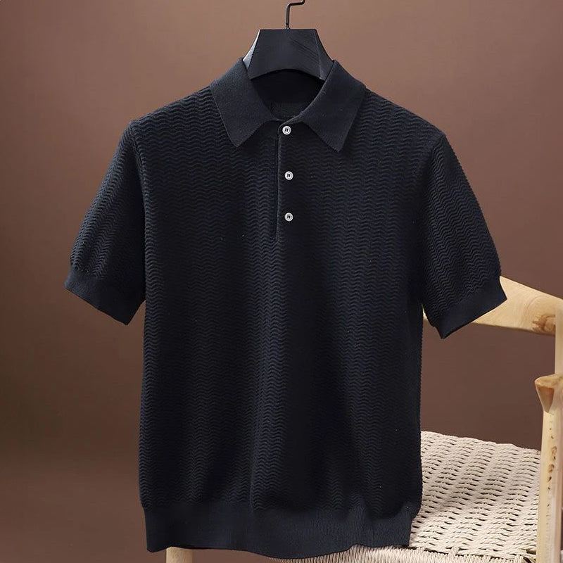Grå herr pikétröja, kortärmad. Enfärgad och bekväm för sommarens casual looks.