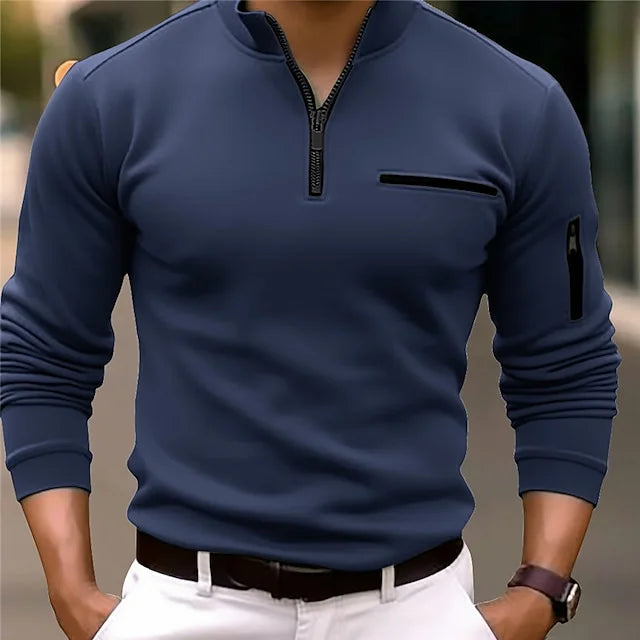 Elegant herrpolo i monokrom design med ståkrage & lång ärm. Mångsidig för formell & avslappnad stil.