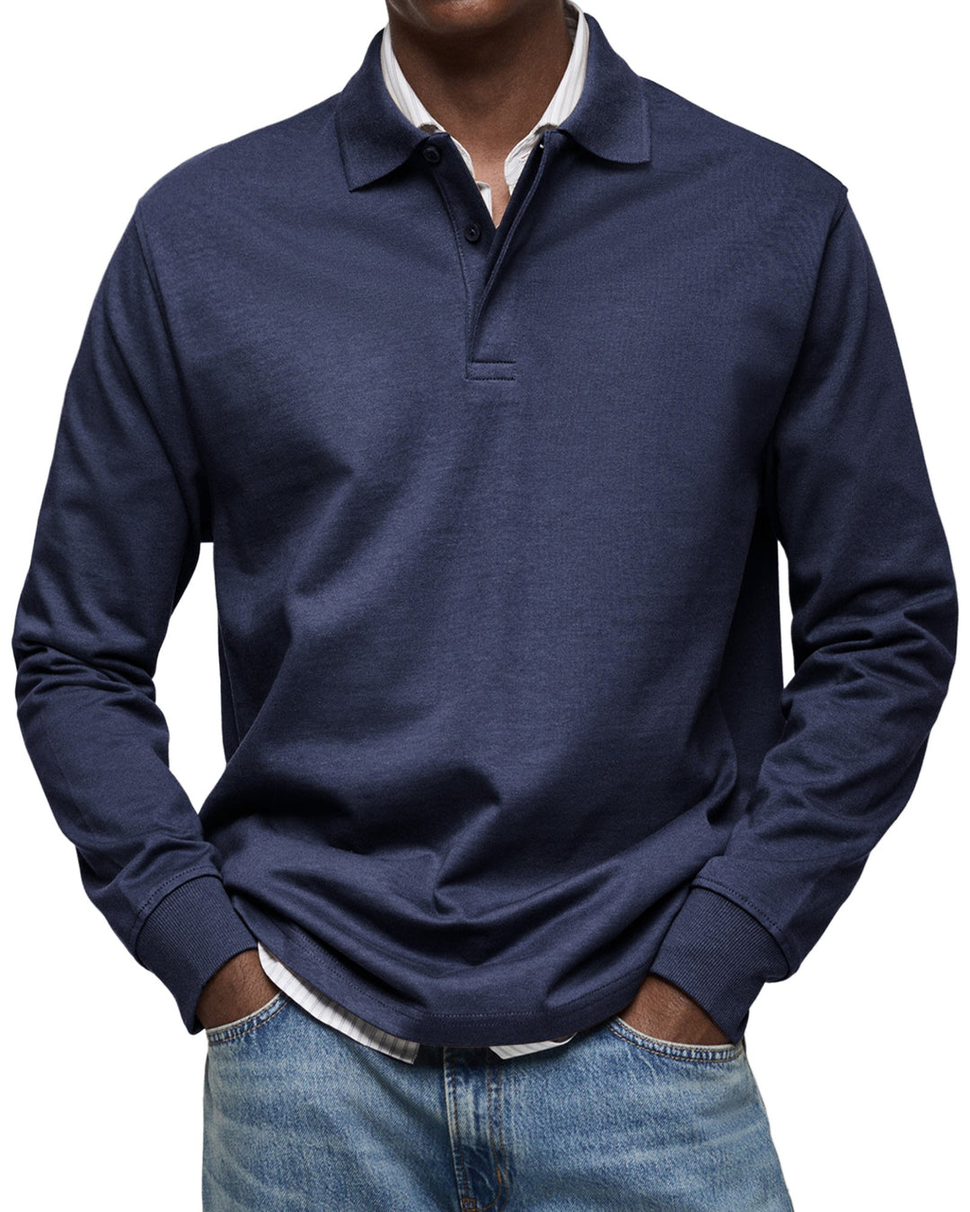 Grå herrtröja, långärmad pikétröja med knappkrage, bekväm för smart casual herrmode.