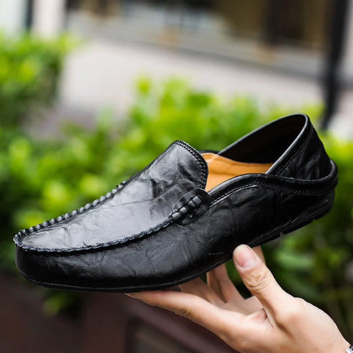 Stilrena herr loafers, bekväma klassiska skor som erbjuder tidlös elegans för herr.