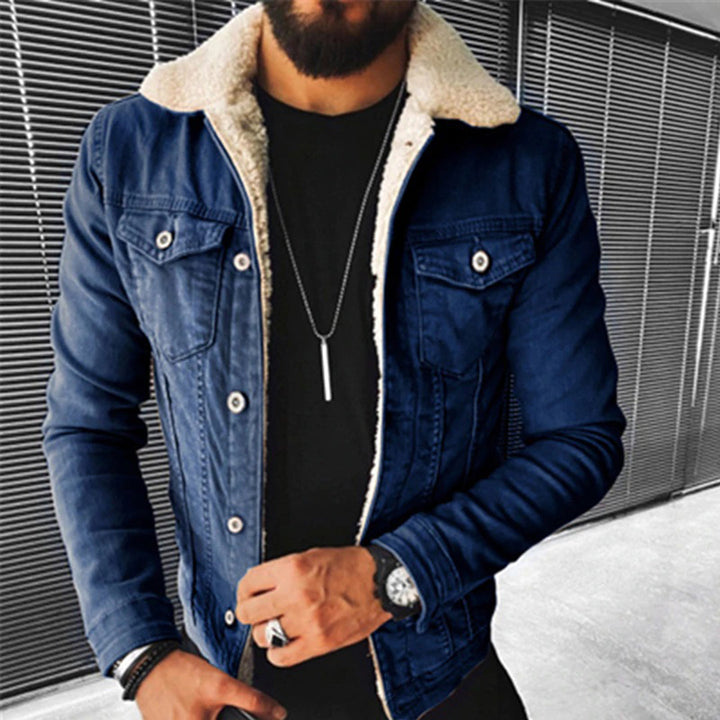 Bekväm herrjacka i modern casual design, perfekt som stilren vardagsjacka för män.