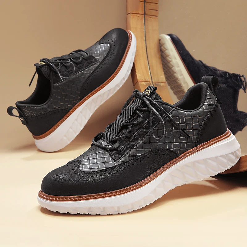 Svarta herr Oxford-sneakers i klassisk stil med modern komfort. Mångsidiga casual herrskor.