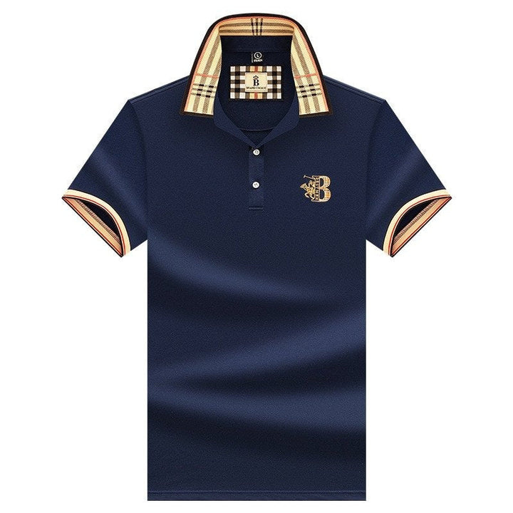 Mångsidigt herr polohemd, perfekt för en stilren sommarlook och vardagsbruk.