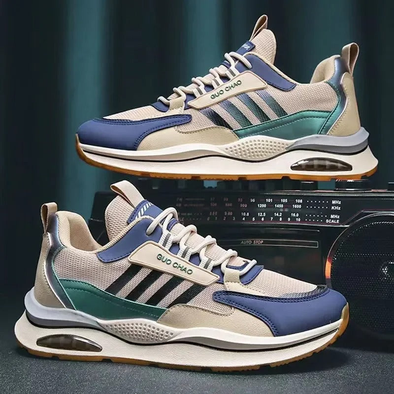 Bekväma herr sneakers i retrostil, perfekta som fritids- eller vardagsskor för män.