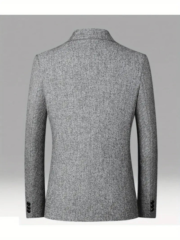 Figurnära herr blazerjacka, mångsidig för olika tillfällen. Skarp, elegant slim fit kavaj för herrkläder.