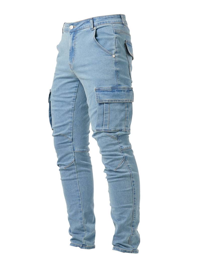 Slim-fit cargo byxor för herrar, moderna och smickrande. Praktiska fritidsbyxor.