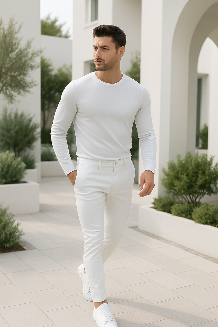 Moderna herrjeans i slim fit med stretch för komfort. Stilrena denimbyxor för vardag och fest med fickor.