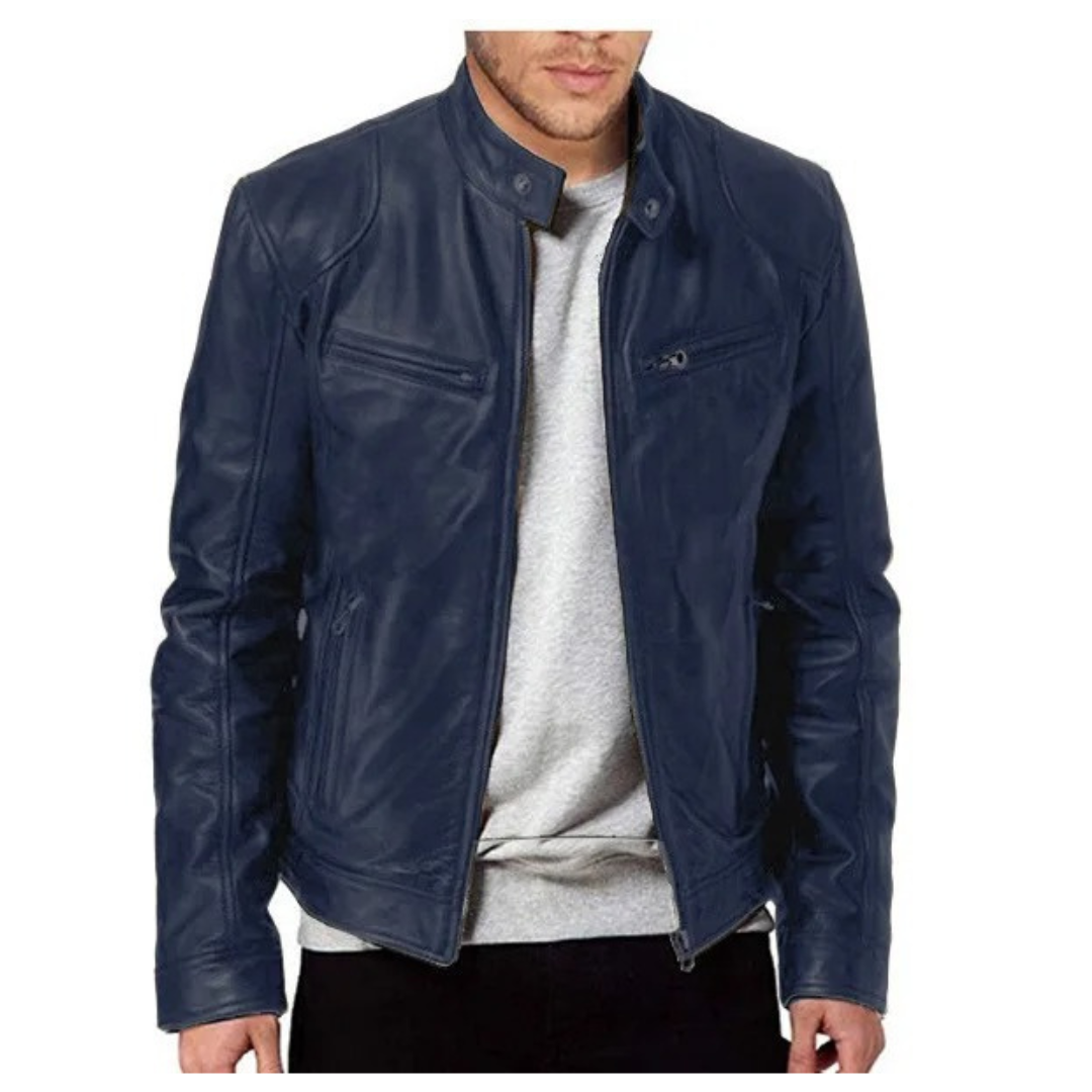 Man poserar i en modern slim-fit herrjacka i PU-läder, perfekt för mode.