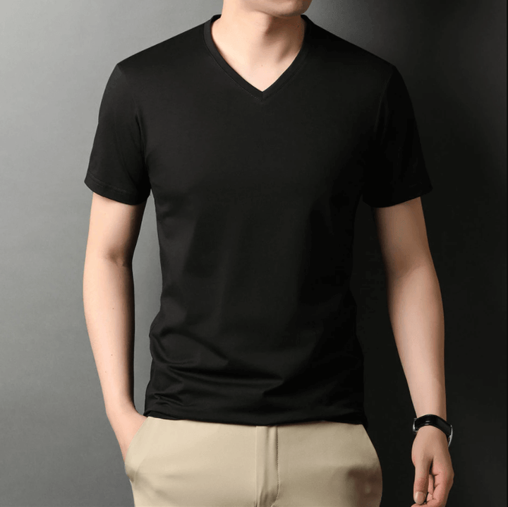 Herr slim fit v-ringad t-shirt, kortärmad vardagsfavorit för en stilren och bekväm look.